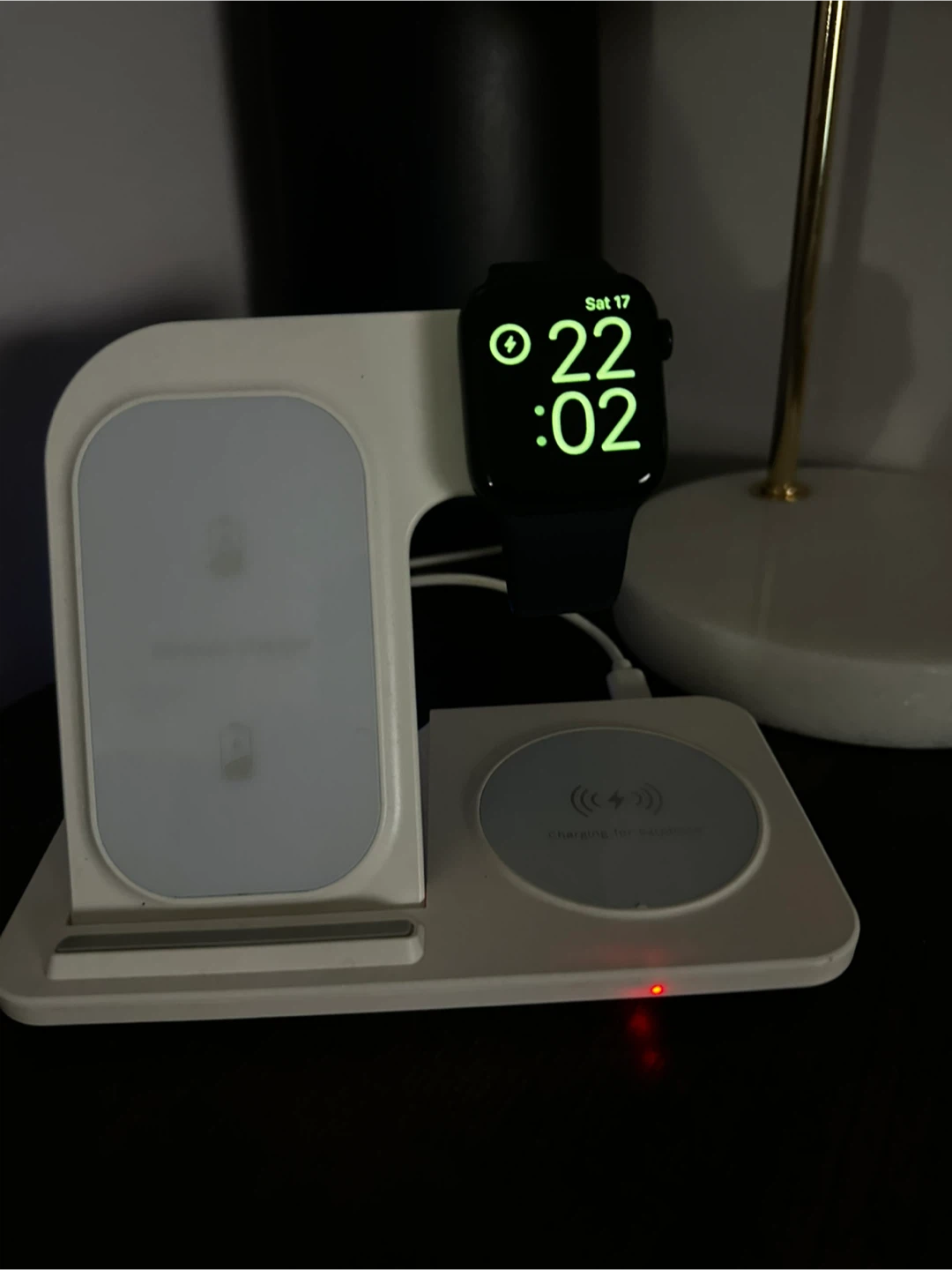 3-in-1 Wireless Charging Station - photo 2