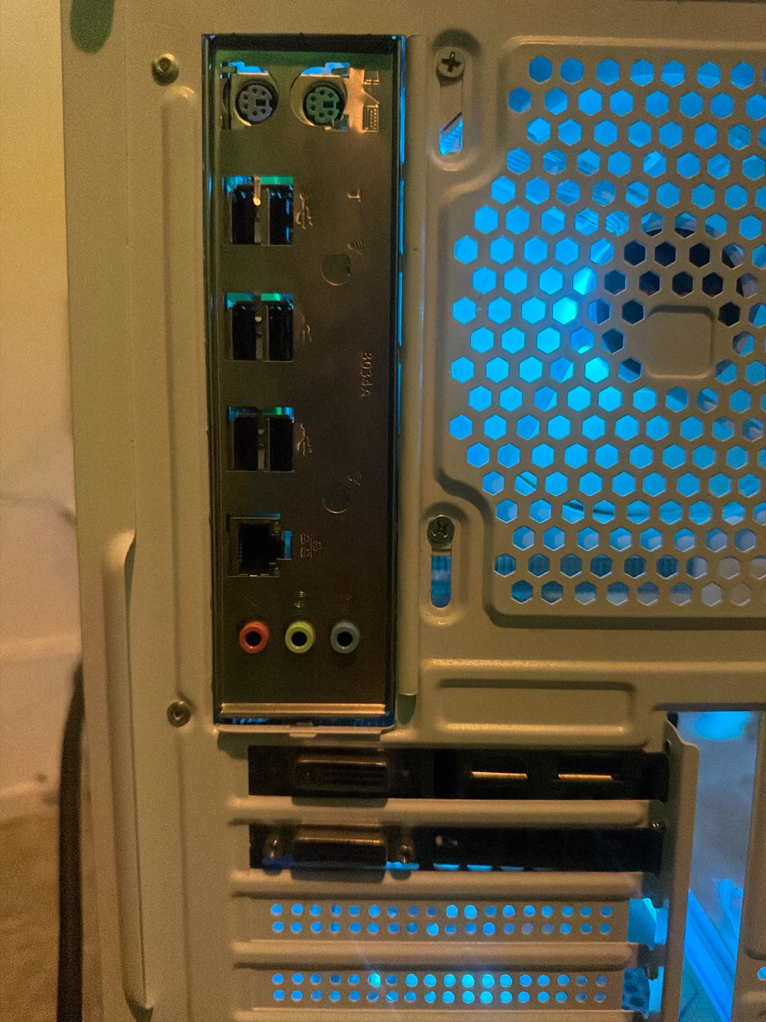 Custom White Gaming Desktop pc - photo 5