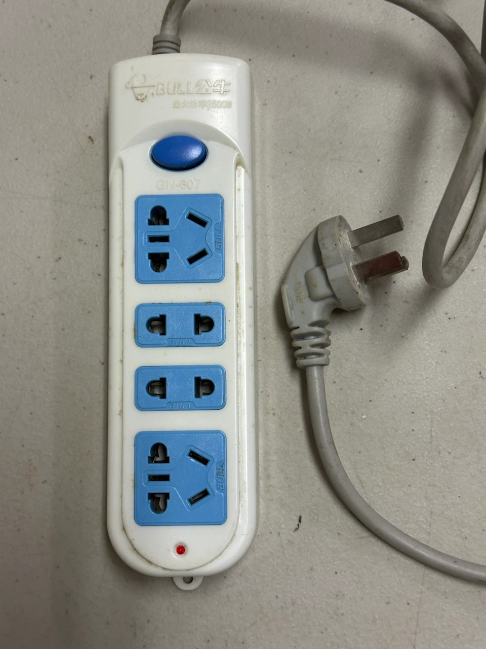 BULL GN-607 Power Strip.