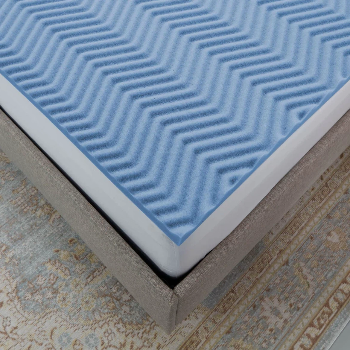 Brand New & Sealed: QUEEN SIZE 2" MEMORY FOAM MATTRESS TOPPERS - photo 2