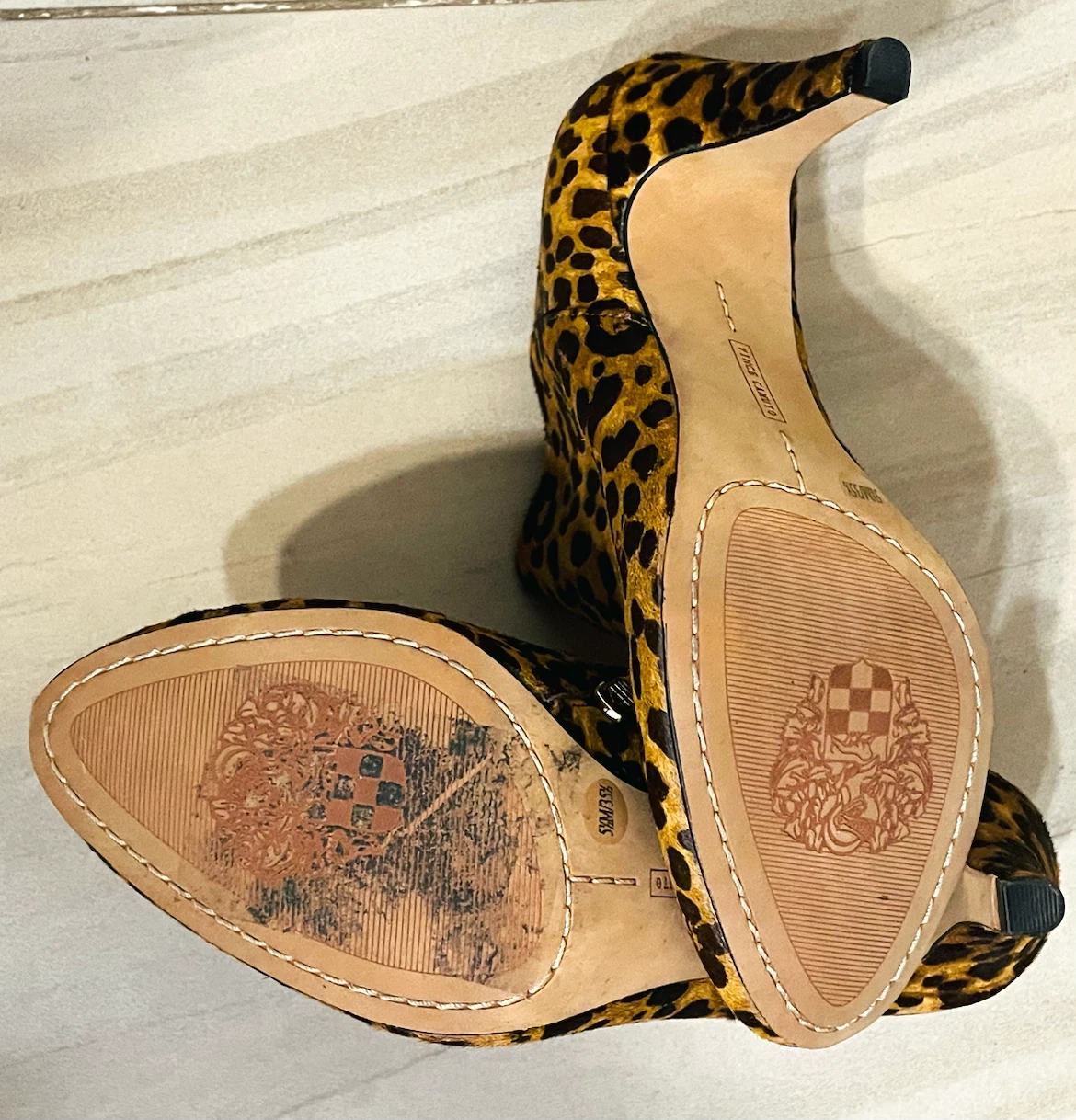 Vince Camuto leopard print booties size 5.5 - photo 2