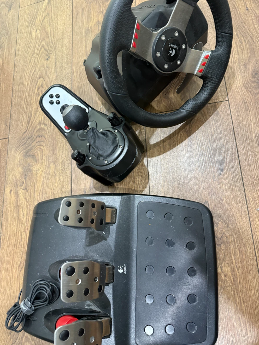 Logitech G27Racing Wheel with Pedals and Shifter - photo 3