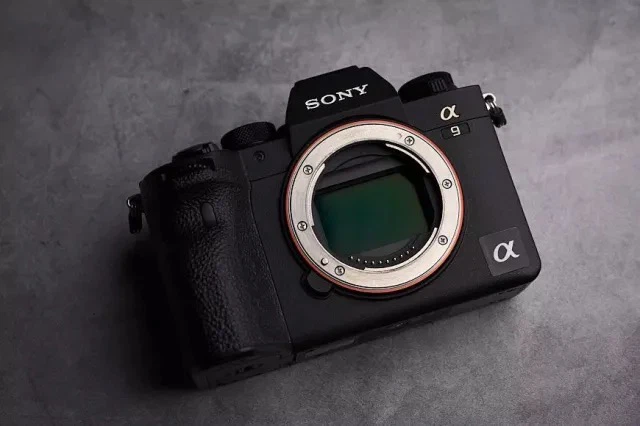 Sony A9 II Camera / Lens