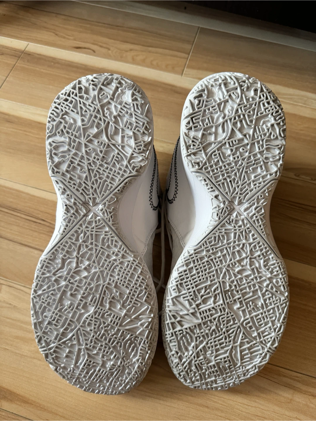 Nike LeBron XXI White Basketball Shoes - photo 4