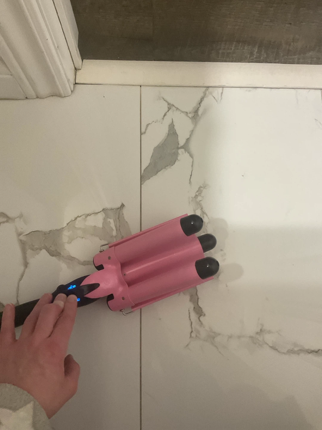 Pink hair waver - photo 3