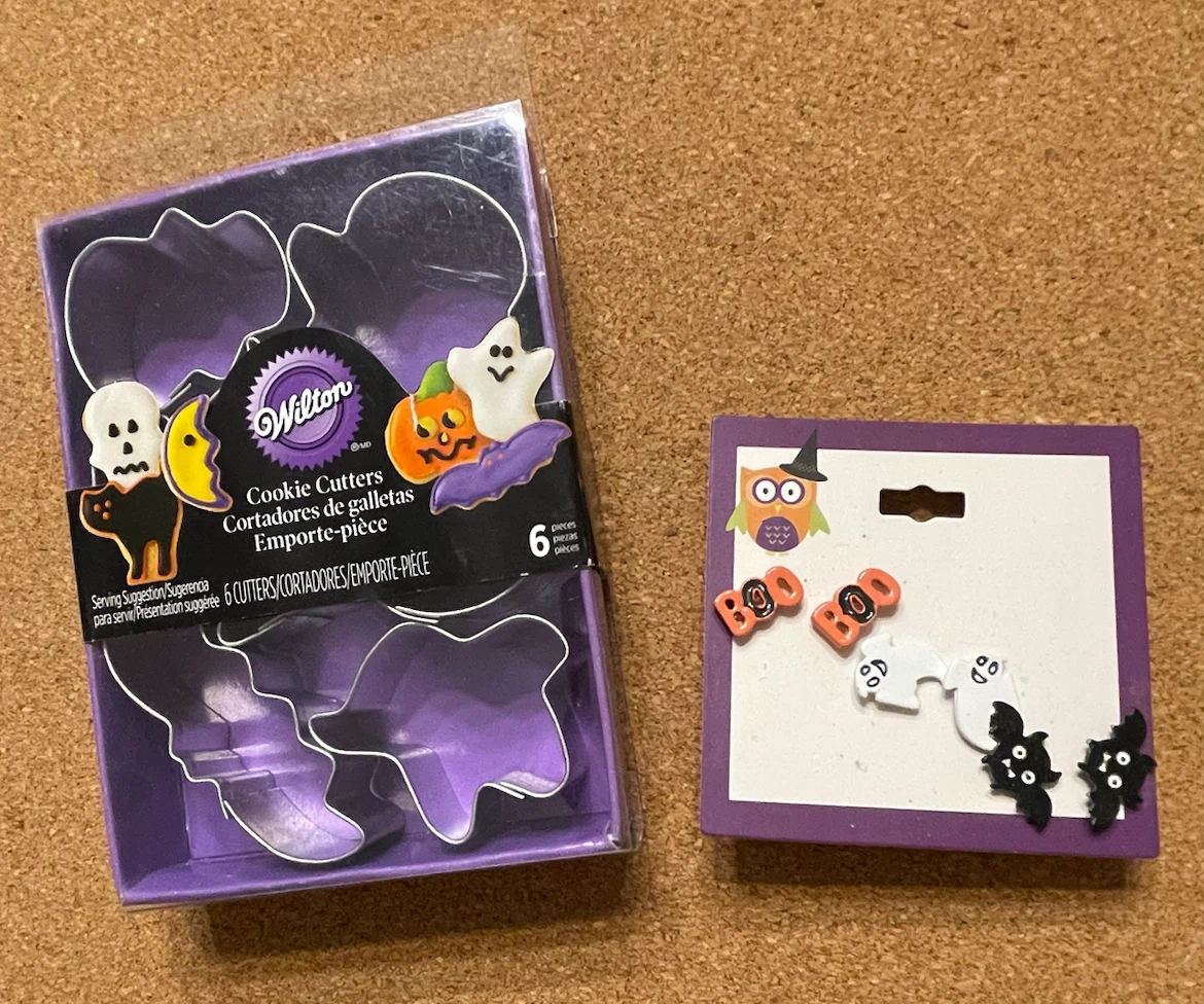 Wilton Halloween Cookie Cutter Bundle - photo 3