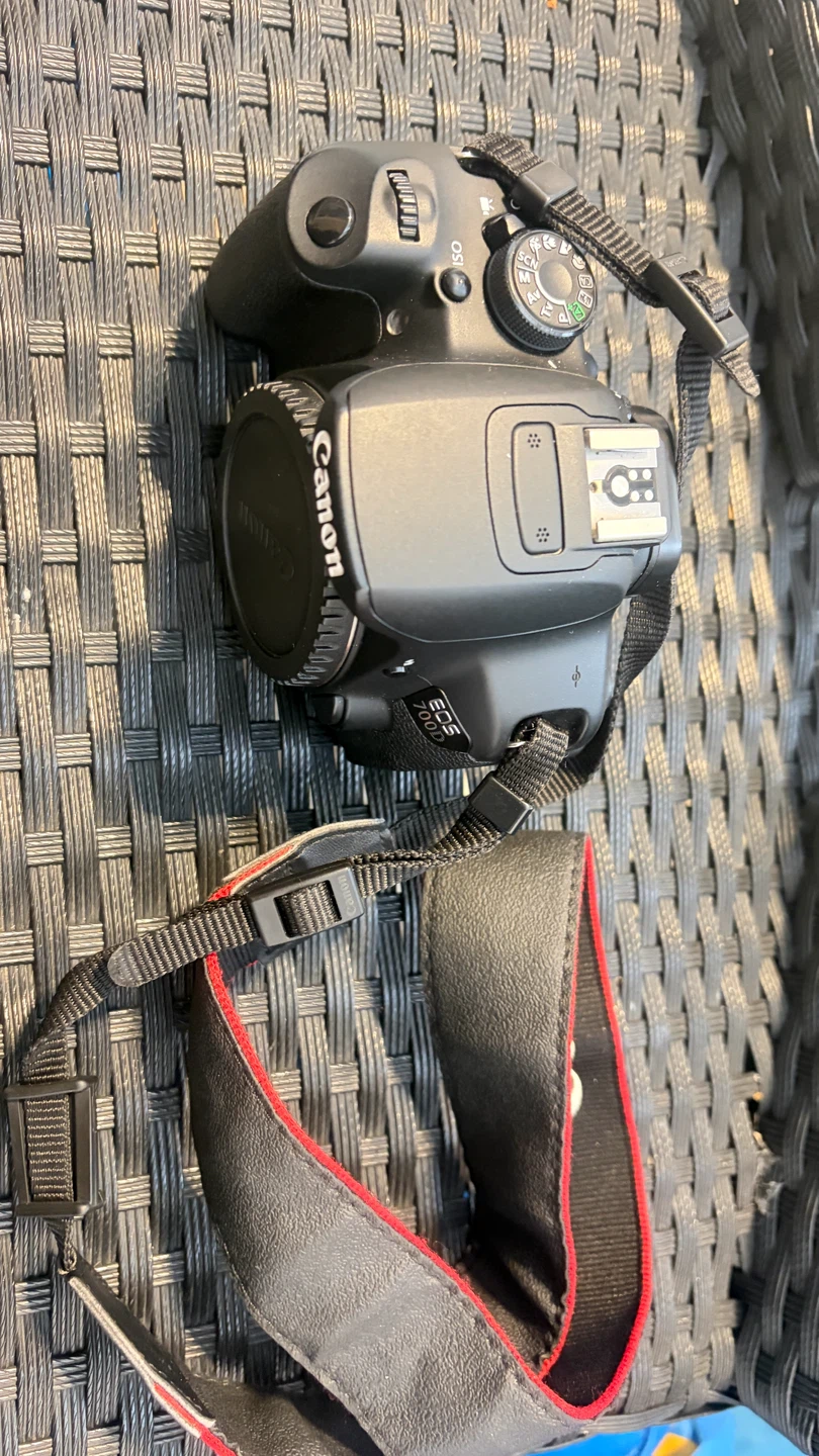 Canon EOS 700D Camera with Two Lenses - photo 2