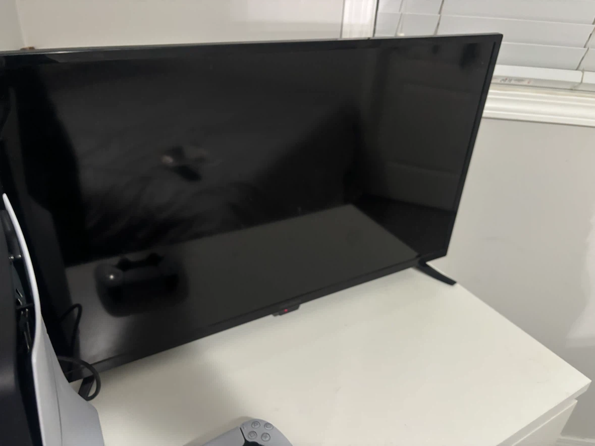Insignia 32-inch LED TV