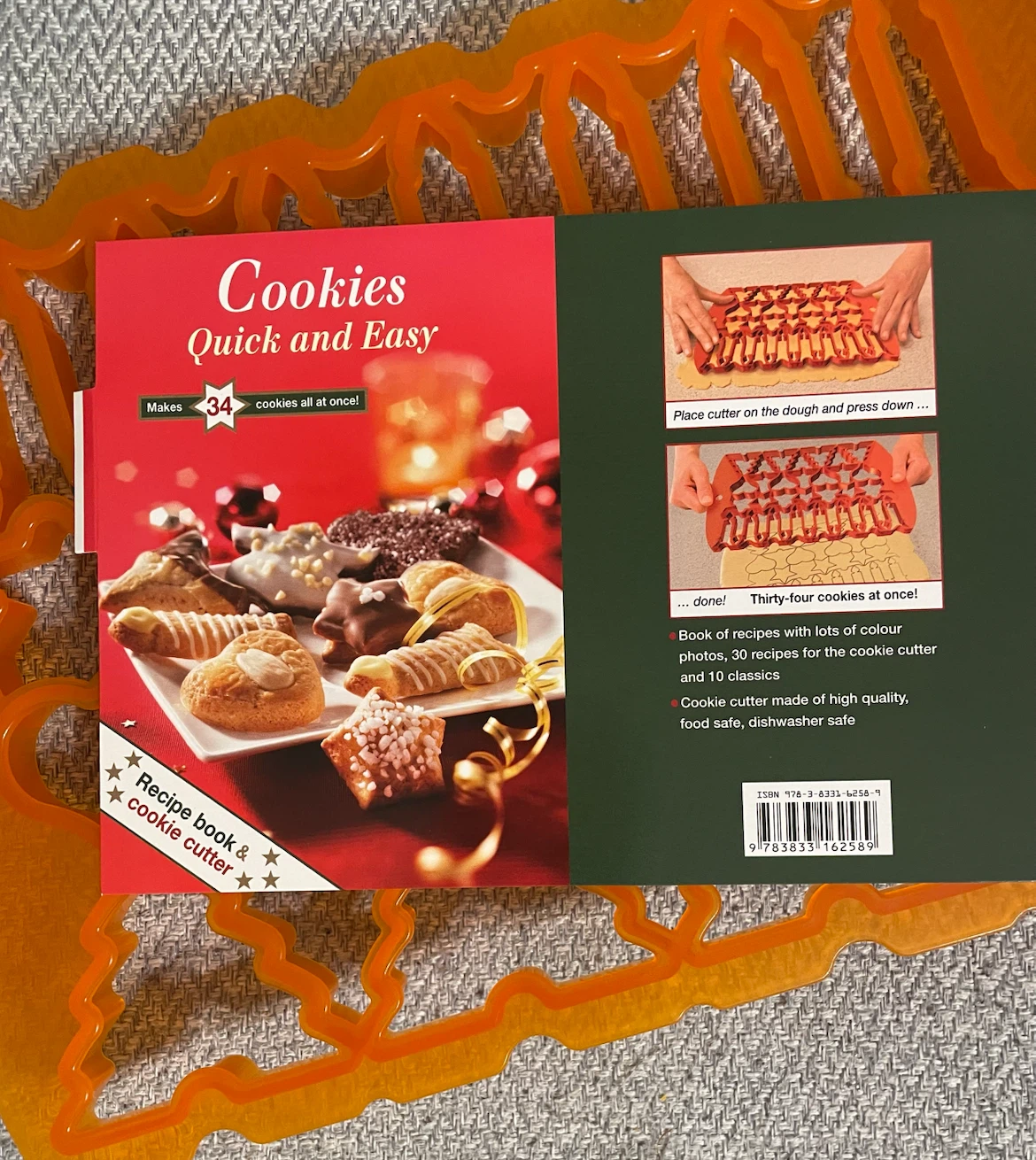 Cookies Quick and Easy Book with Cookie Cutter
