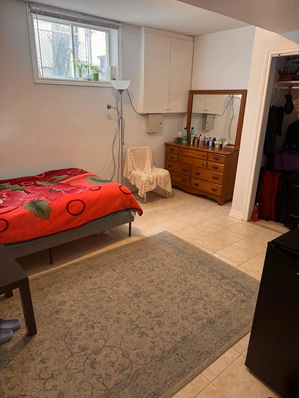 Room for rent,suited for female students or working
