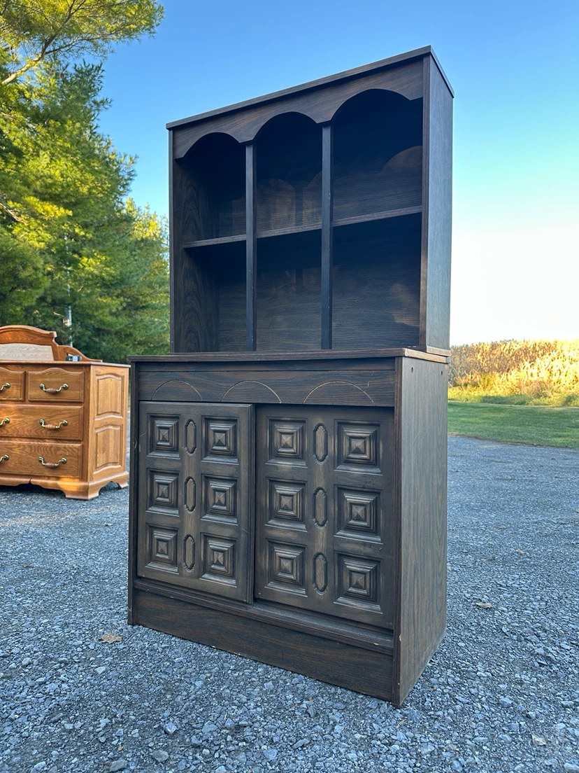 Vintage Two-Piece Display / Storage Cabinet (CAN DELIVER) - photo 3