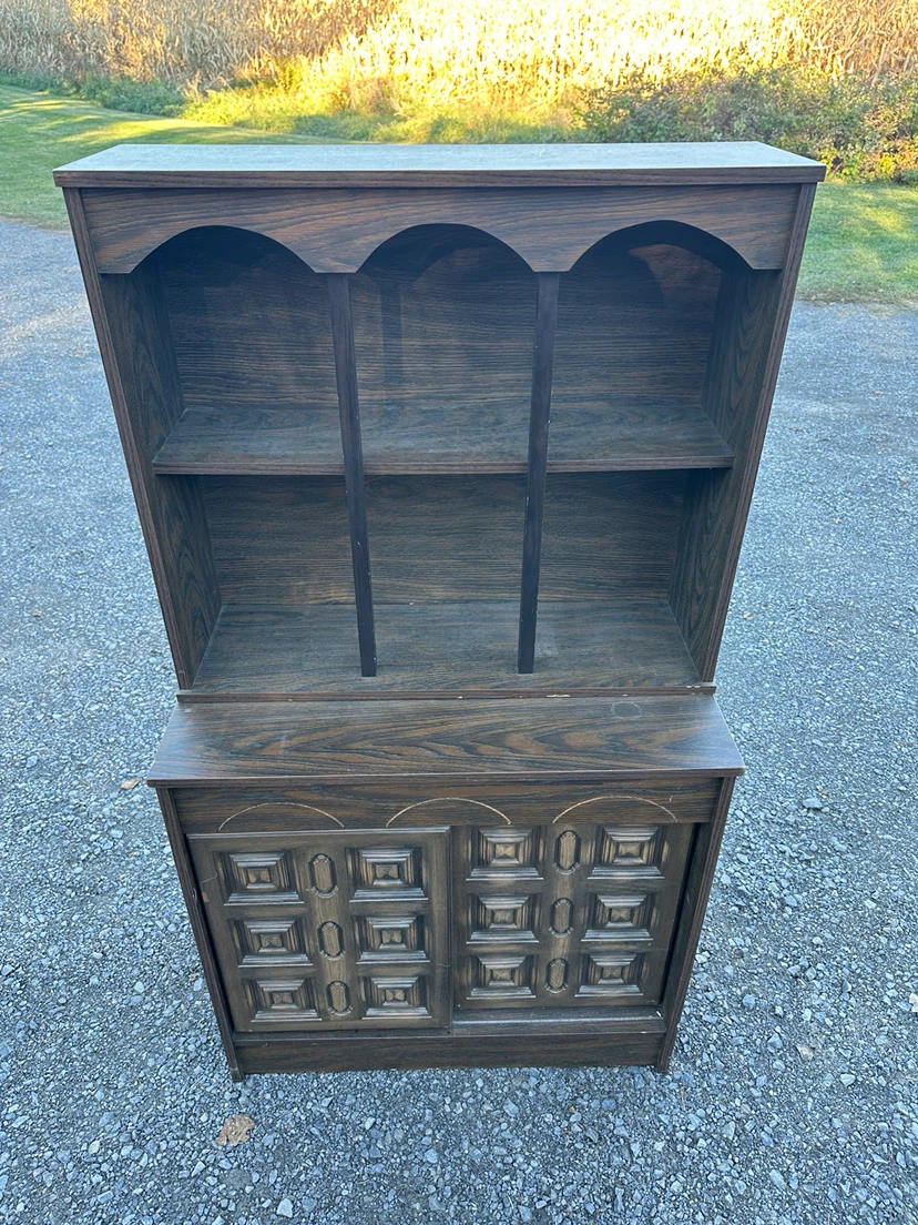 Vintage Two-Piece Display / Storage Cabinet (CAN DELIVER) - photo 5