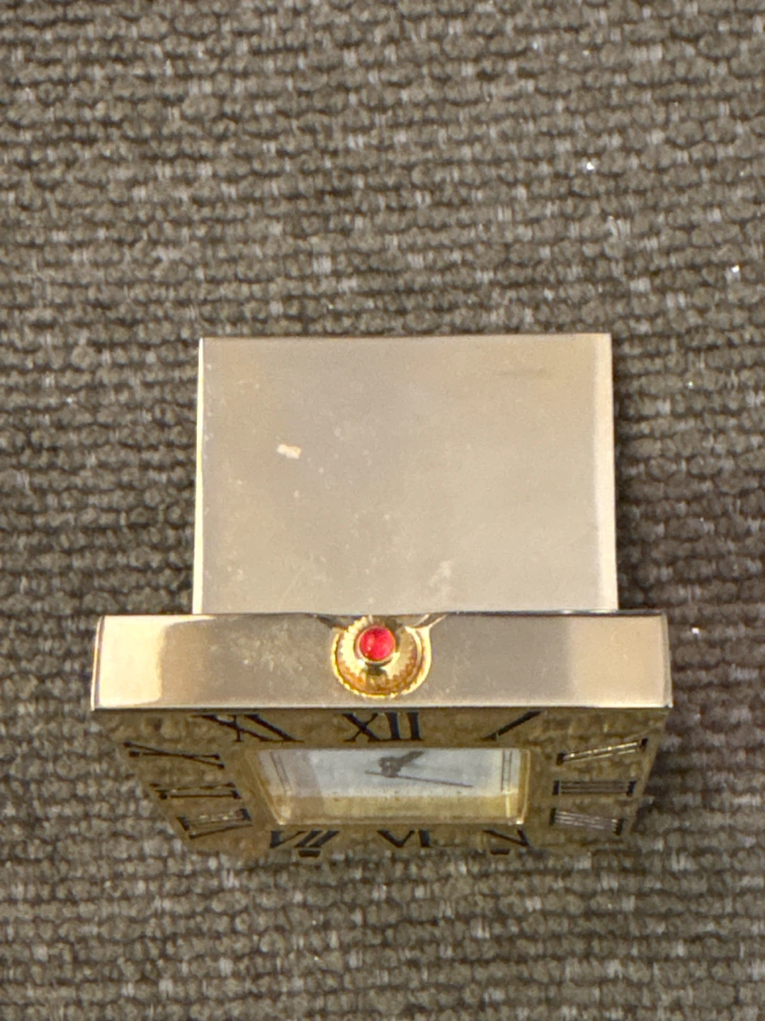 Dumai gold-tone quartz table clock - photo 3