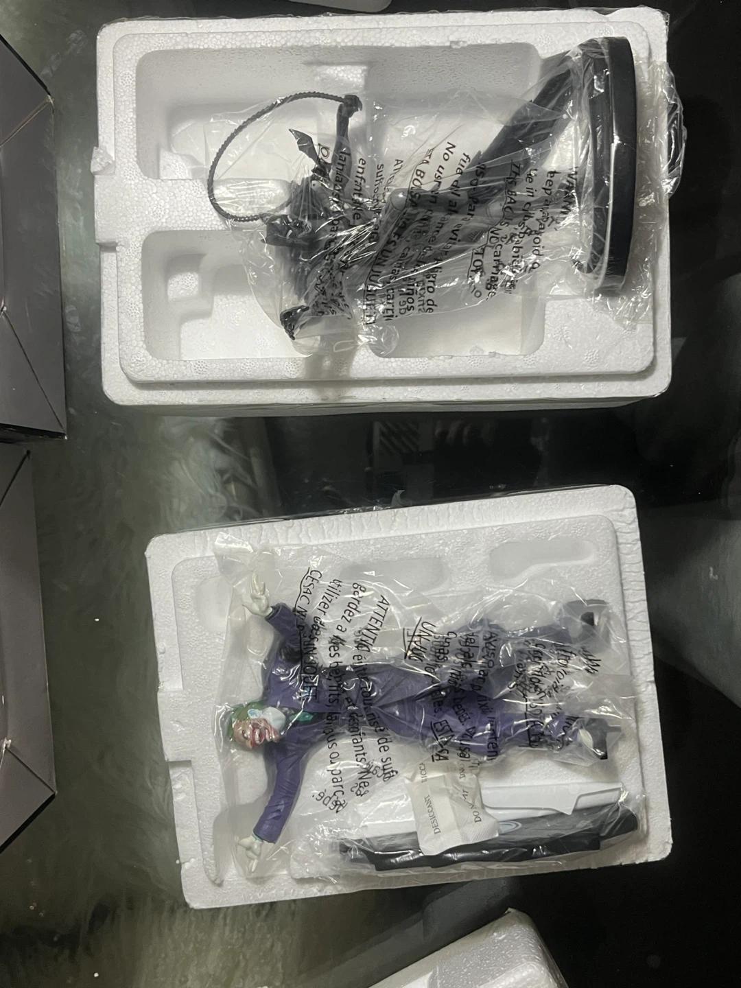 DC Collectibles Batman & Joker statues - photo 3