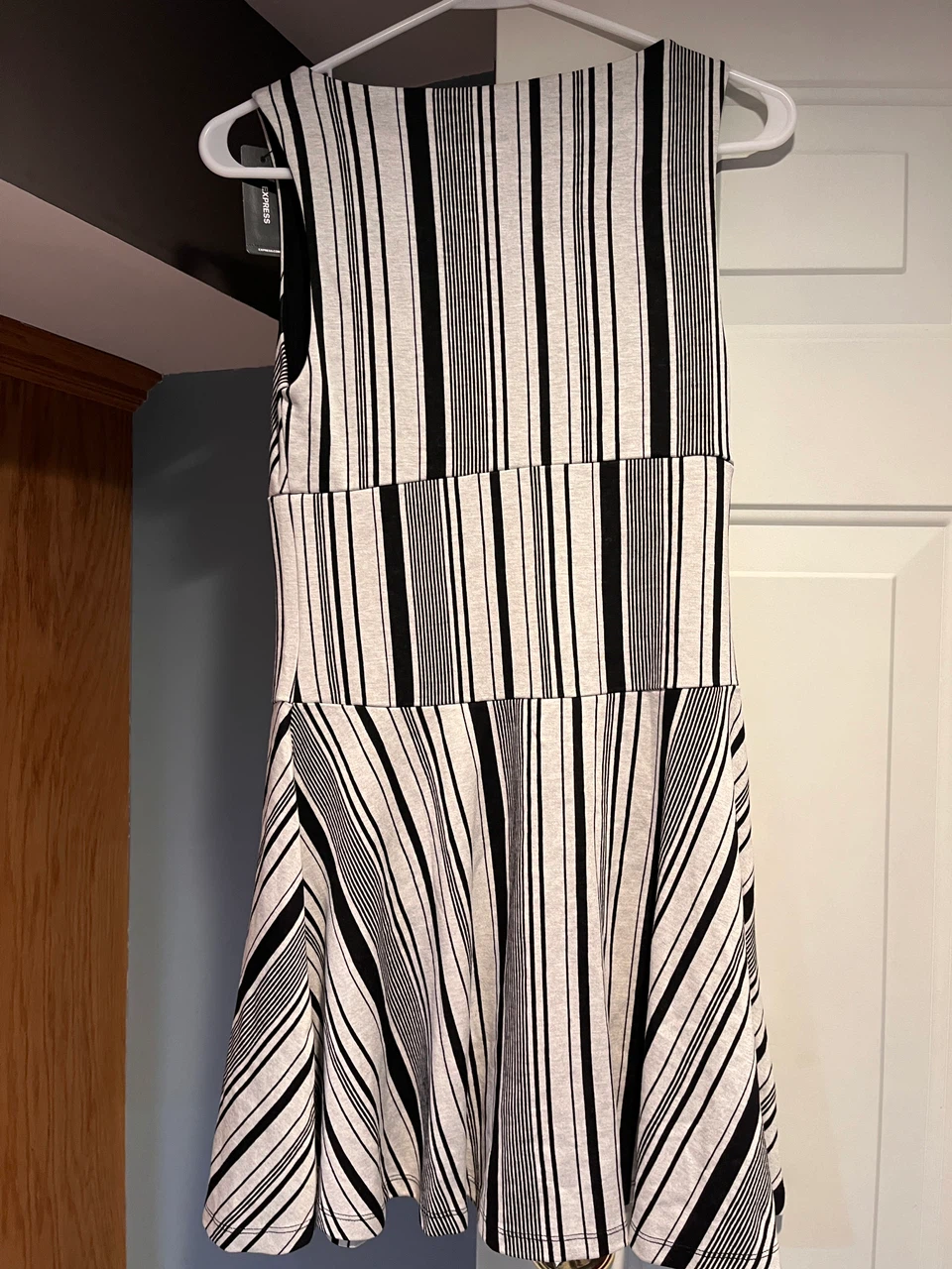 Express Body Contour Striped Dress - photo 3