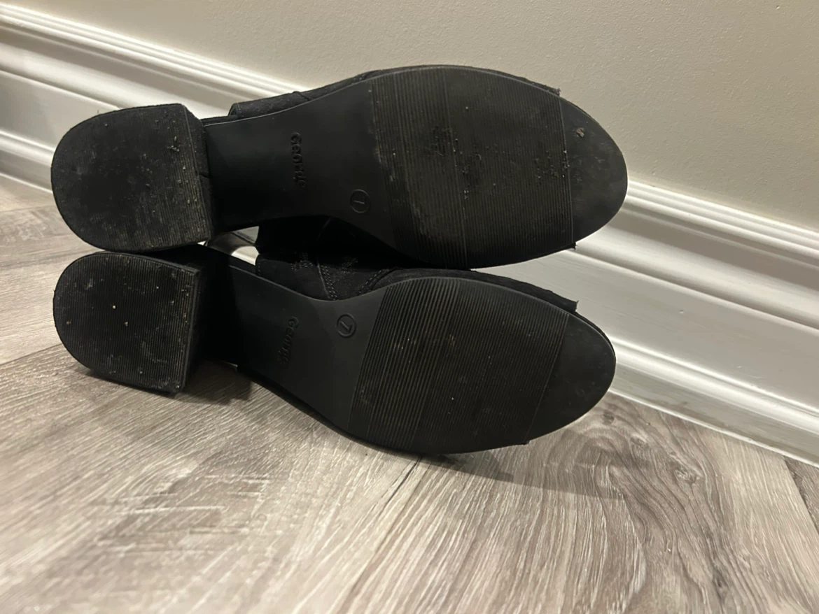 Black Laser-Cut Peep Toe Booties - photo 2