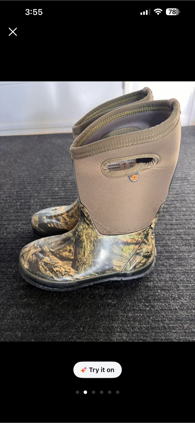 Bogs Youth Waterproof Boots - Camo size 4