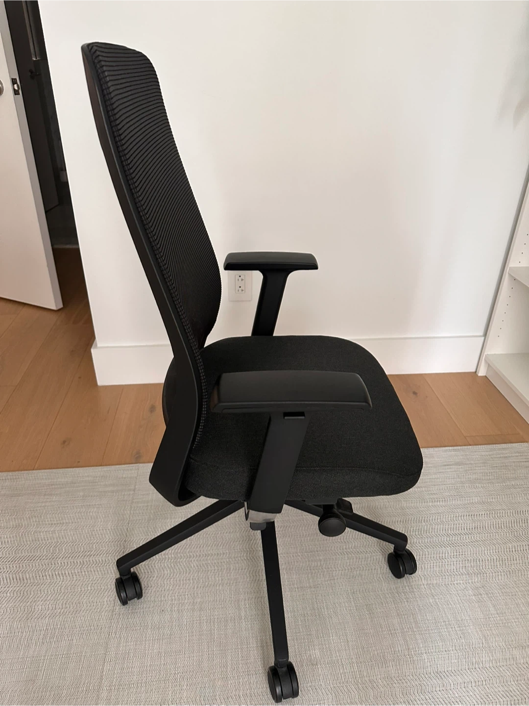 Herman Miller Black Ergonomic Office Chair - photo 2