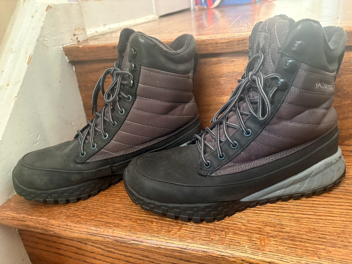 Columbia Men's winter Boots size 8