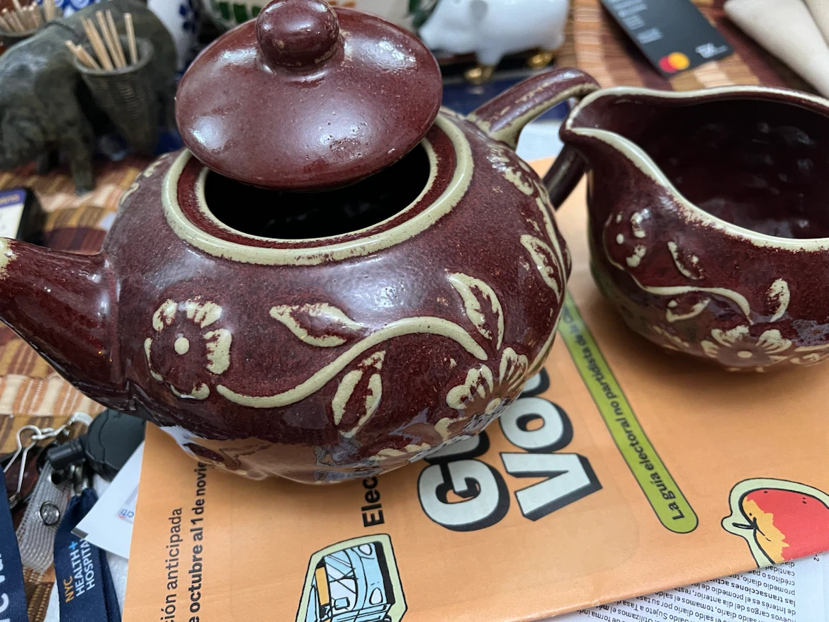Ceramic Teapot and Creamer Set - photo 2