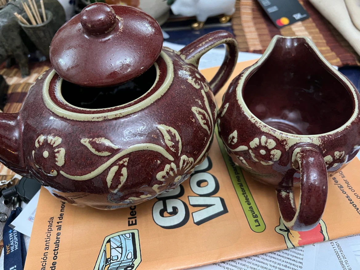 Ceramic Teapot and Creamer Set - photo 4