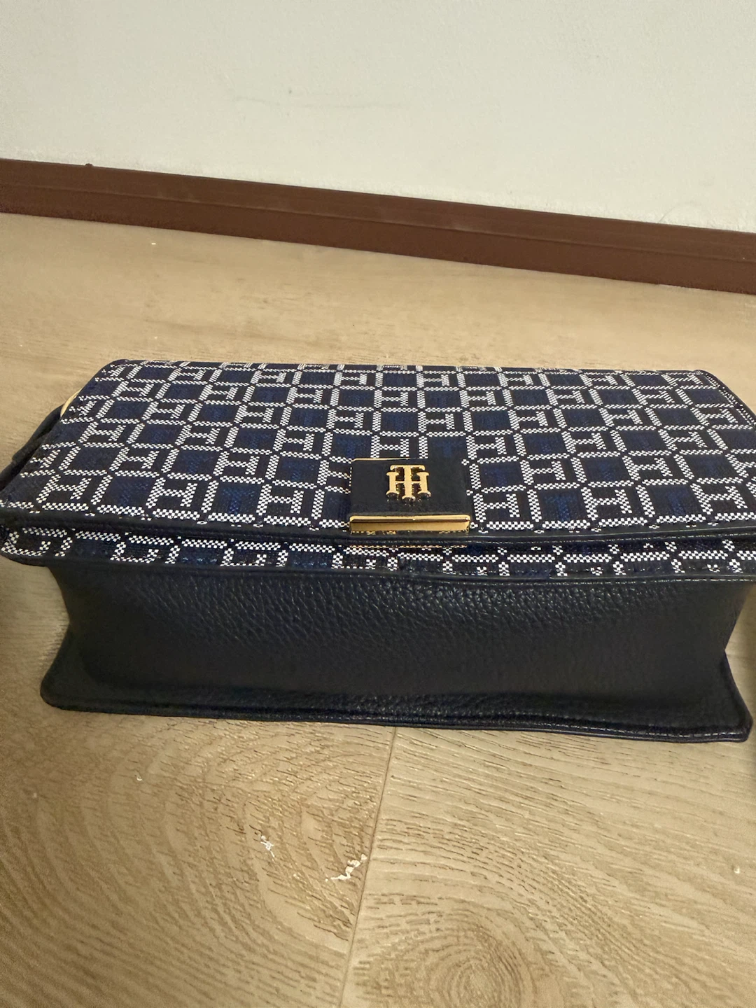 Tommy Hilfiger Monogram Crossbody Bag - photo 4