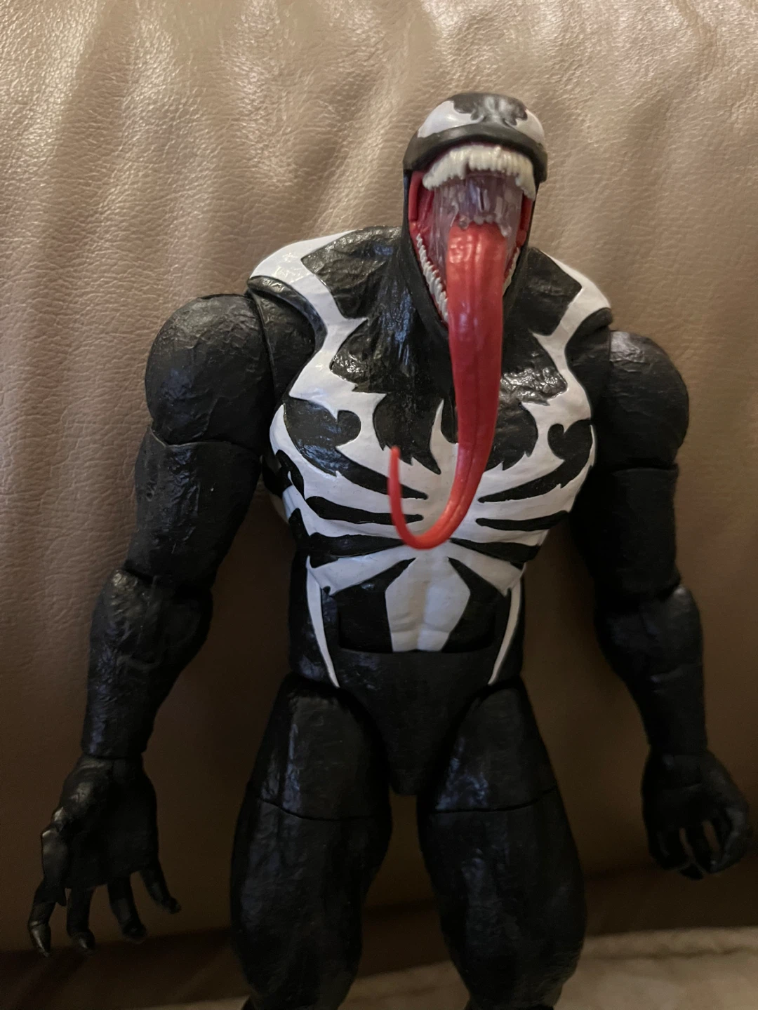 Marvel Legends Venom Action Figure - photo 4