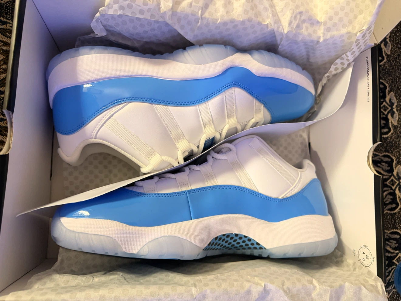 Air Jordan 11 Retro Low University Blue