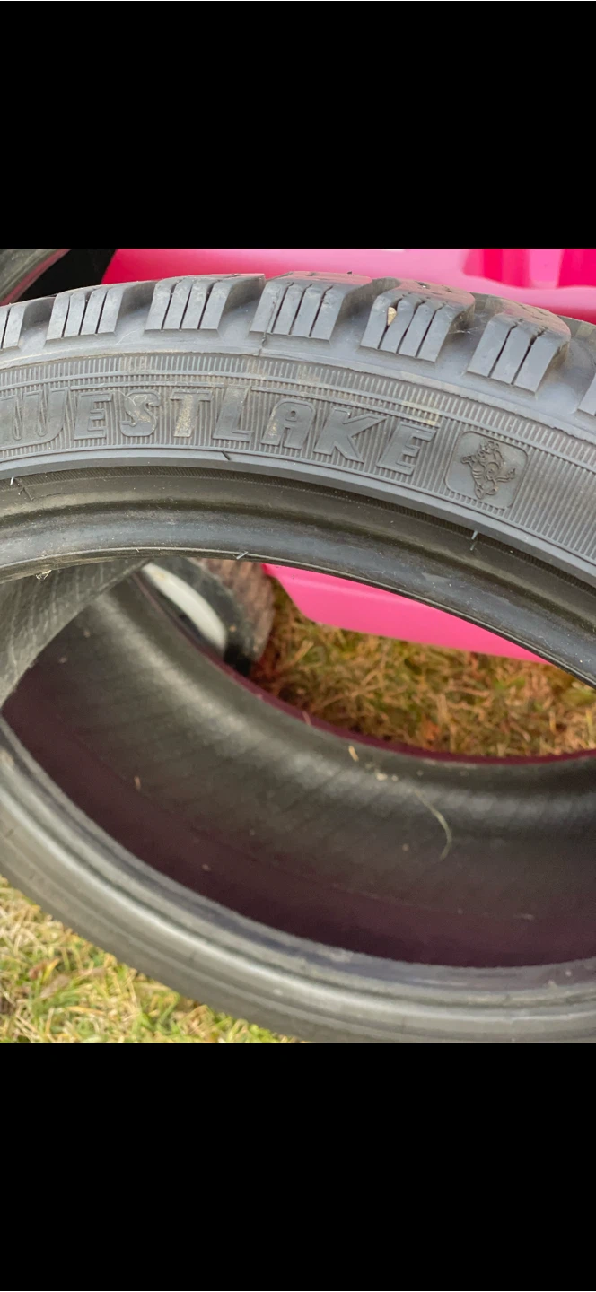 Set of four mixed tires - photo 3