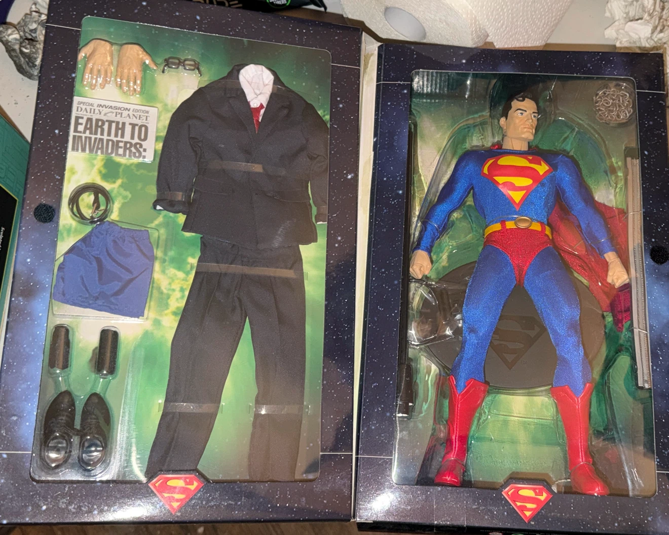 DC Direct Superman 13 Inch Deluxe Collector Figure - photo 3