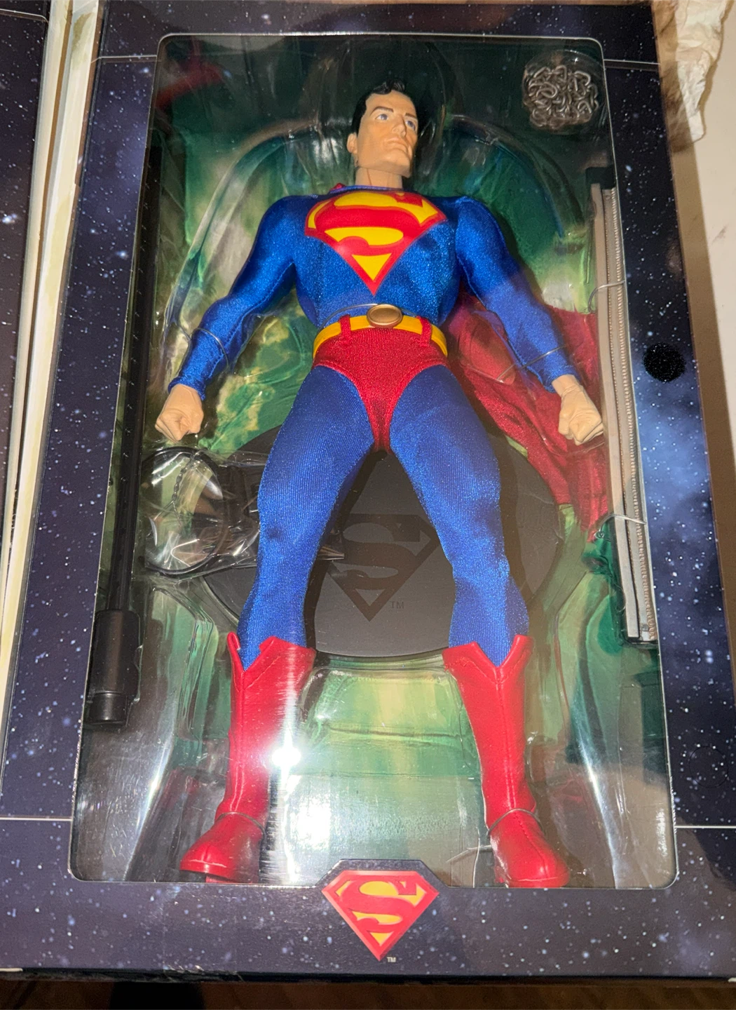 DC Direct Superman 13 Inch Deluxe Collector Figure - photo 4