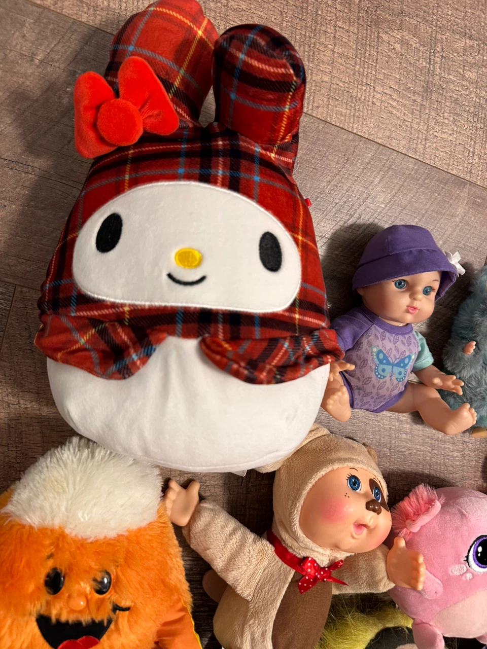 Assorted Plush Toys and Dolls Bundle - photo 3