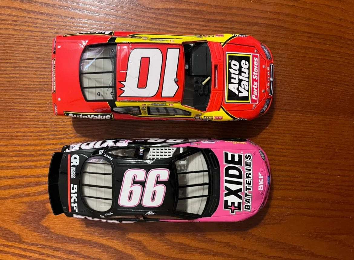 NASCAR CARS 1:24 SCALE DIECAST (Read description) - photo 4
