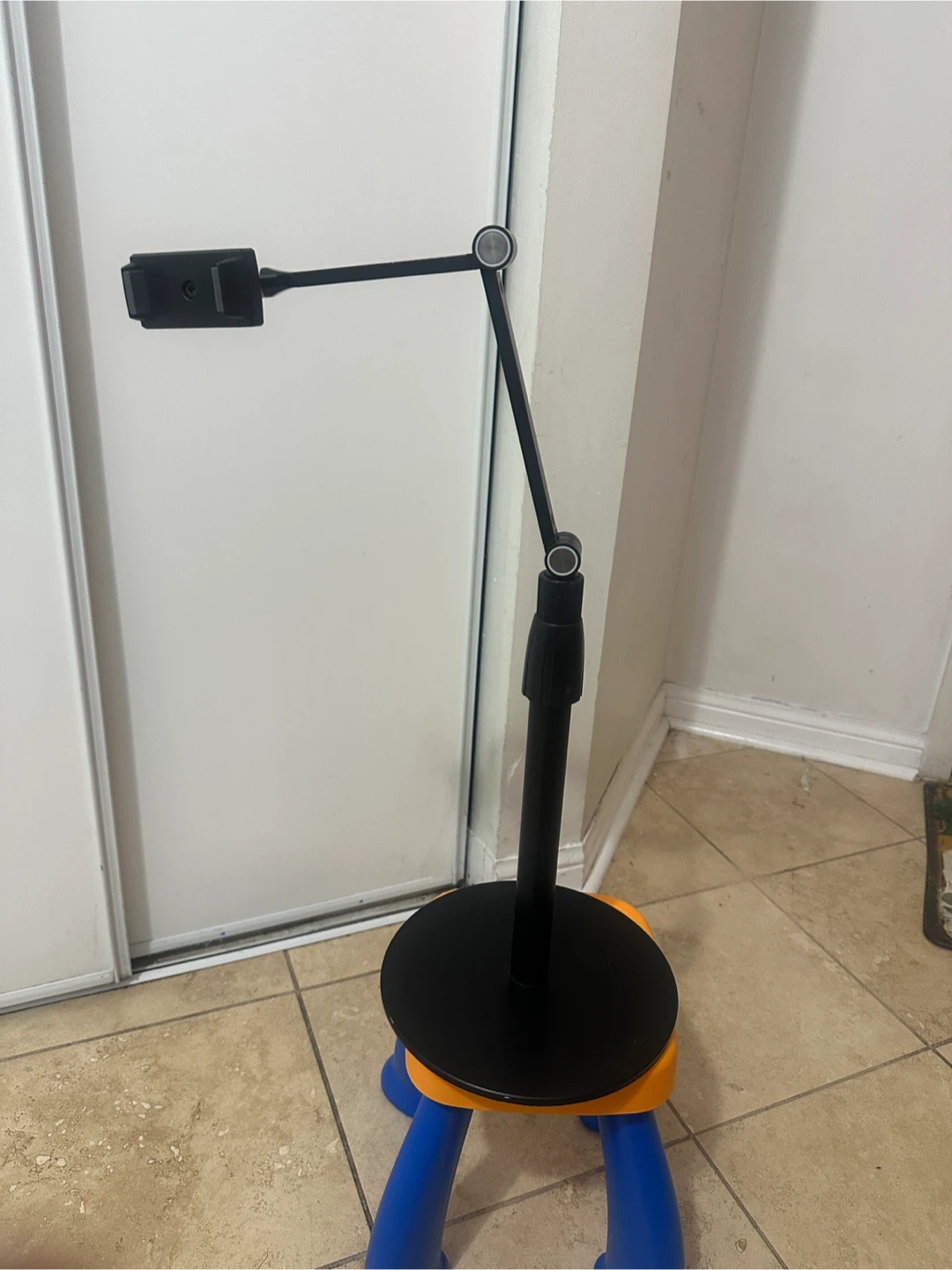 Adjustable Tripod - photo 3