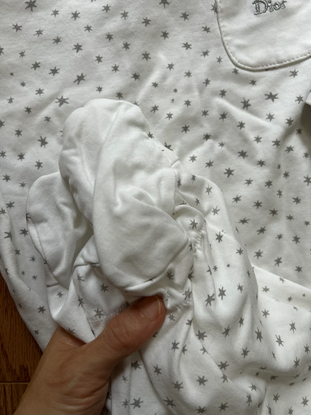 New Baby Dior star print onesie with matching hat - photo 4