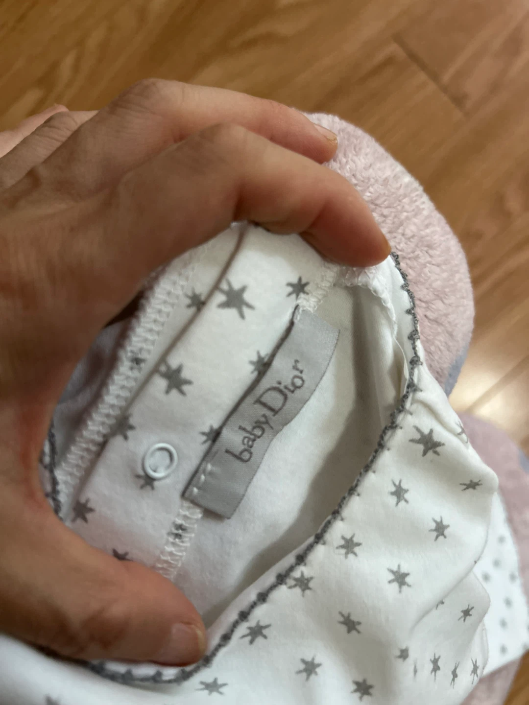 New Baby Dior star print onesie with matching hat - photo 5