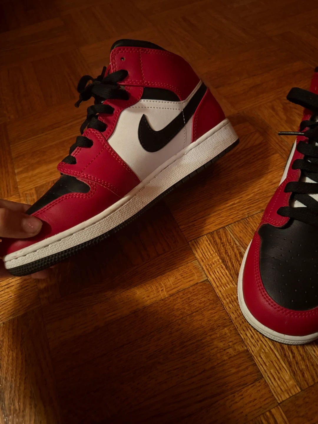 Nike Air Jordan 1 Mid Chicago Black Toe - photo 4