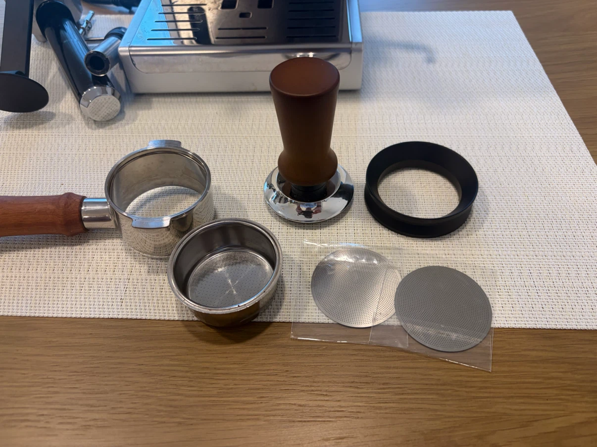 DeLonghi Espresso Machine with Accessories - photo 2