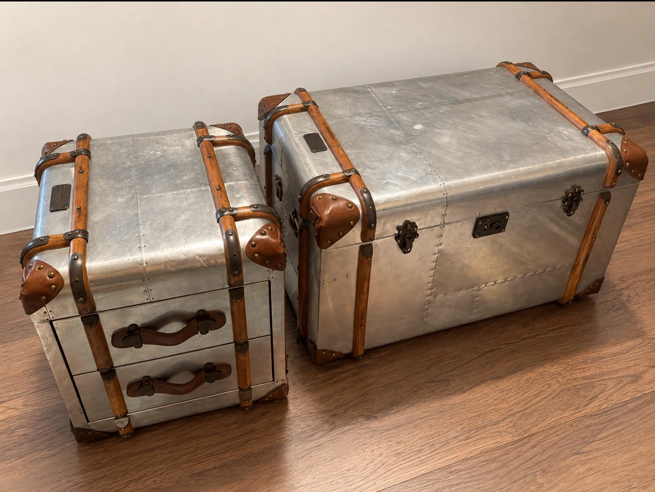Aviator style furniture set: chair and storage trunks - photo 2