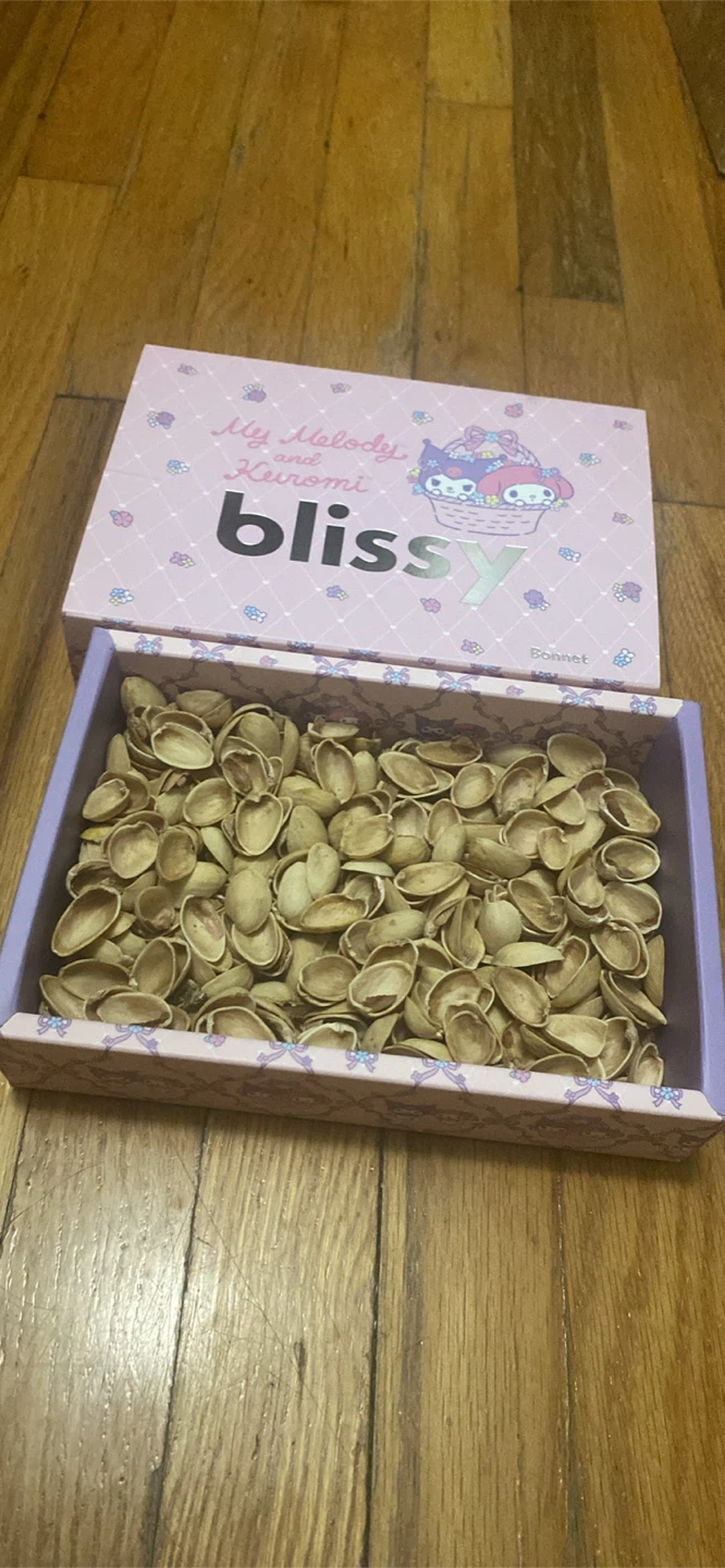 Anime Blissy box with pistachio Shells - photo 2
