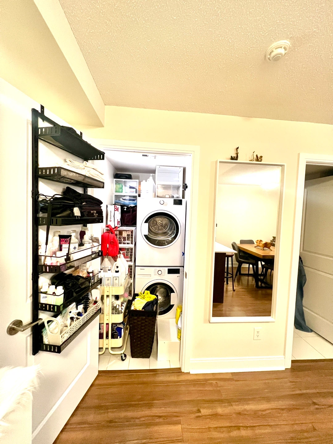 Please take over one bedroom condo + parking - photo 5