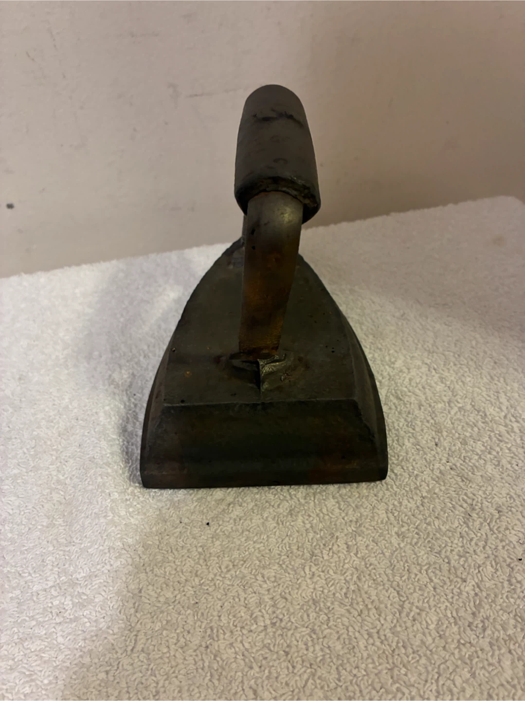 Vintage Cast Iron Flat Iron with Trivet - photo 5
