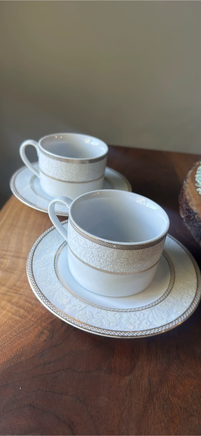 Classic Fine Porcelain Tea Cups and Saucers - photo 2