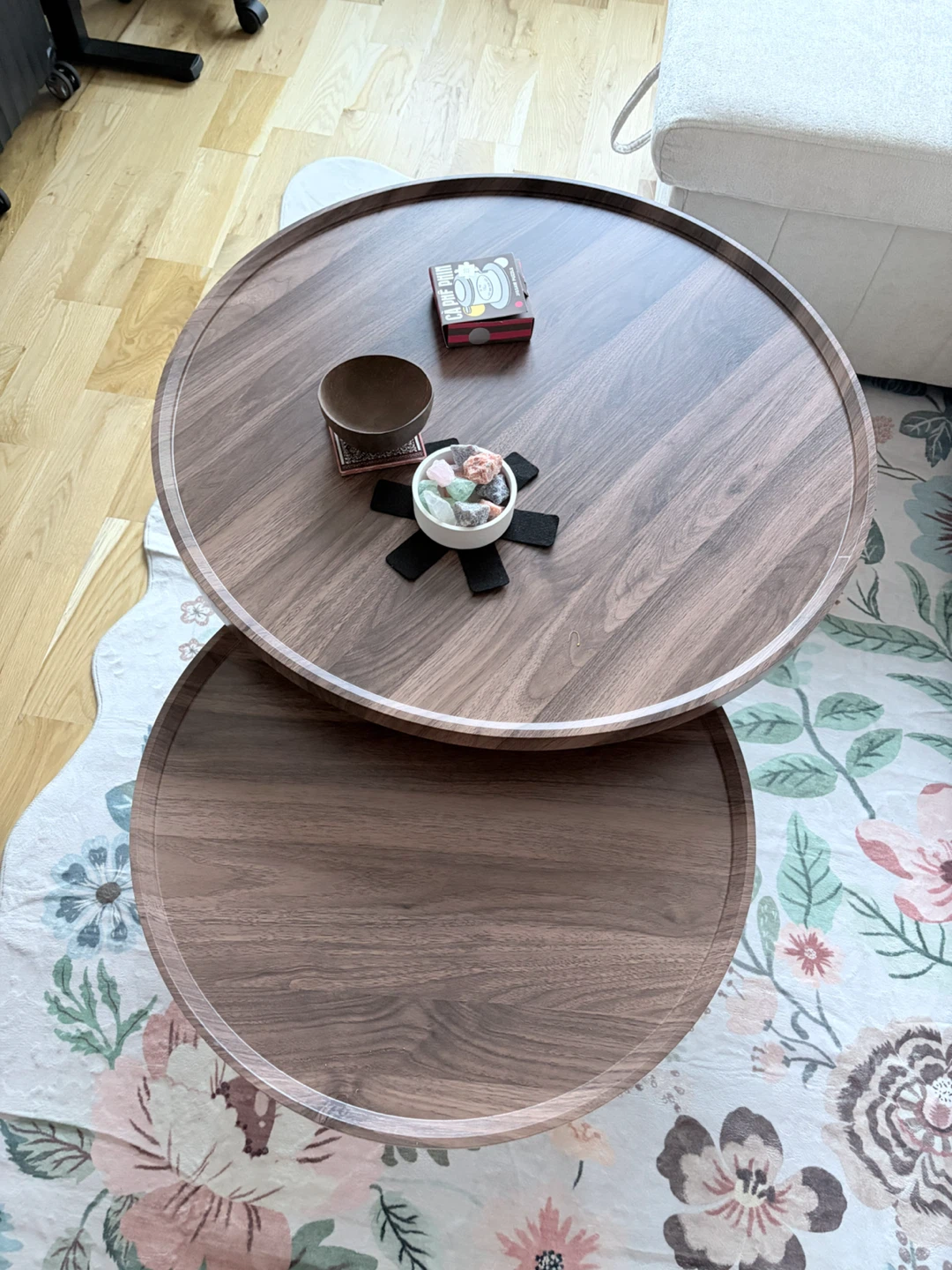 Set of Two Round Nesting Coffee Tables 16 inch and 32 inch - photo 2