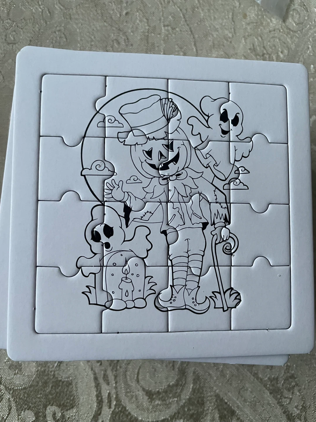 NEW! Pack of 27 Halloween Colouring Puzzles - photo 3