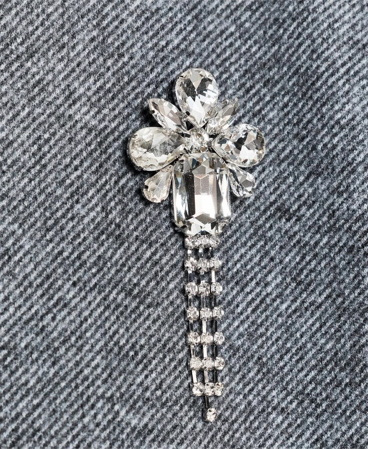 Zara Grey Crystal Brooch Dress - photo 2