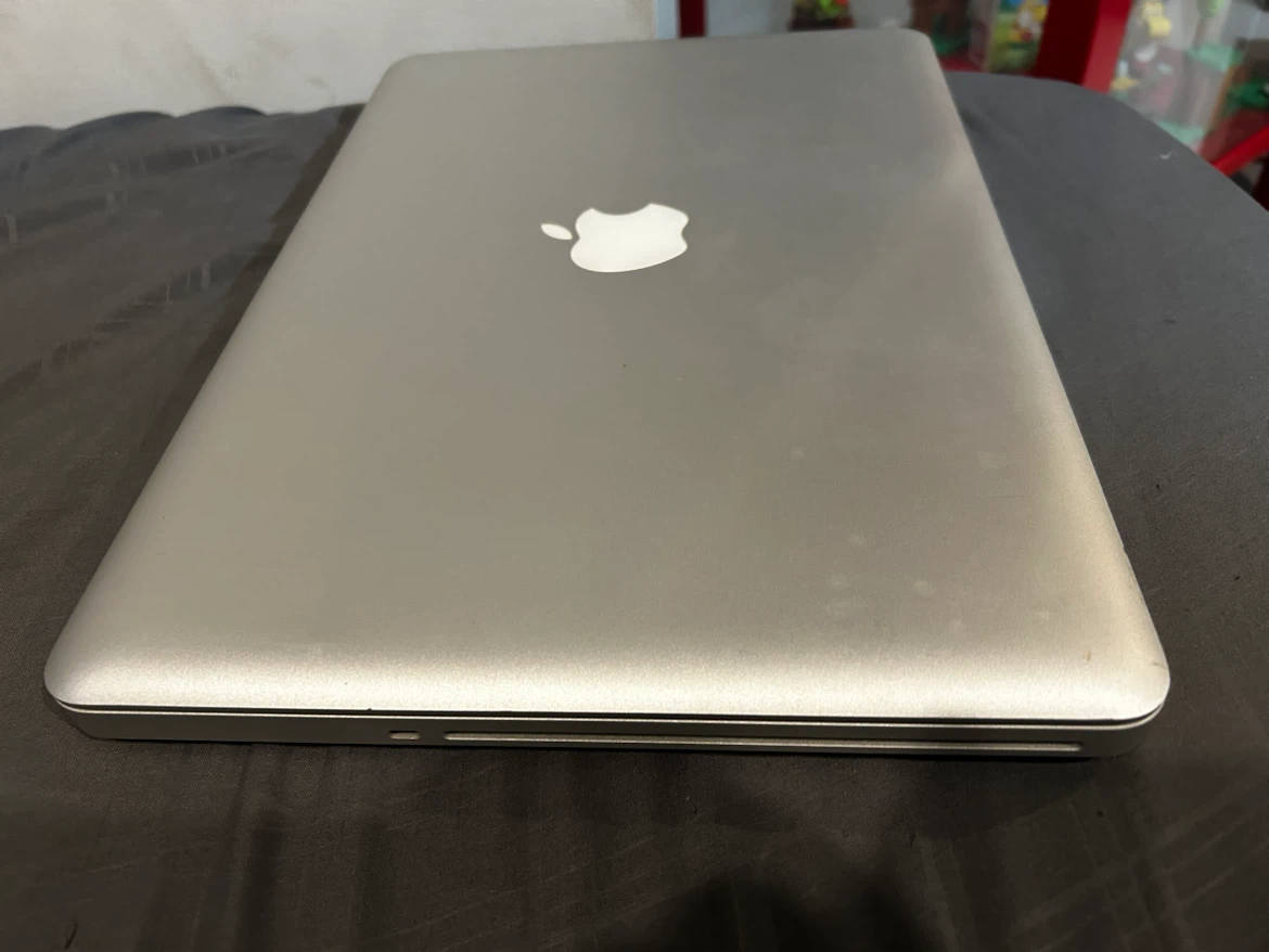 Apple MacBook Pro Laptop - photo 4