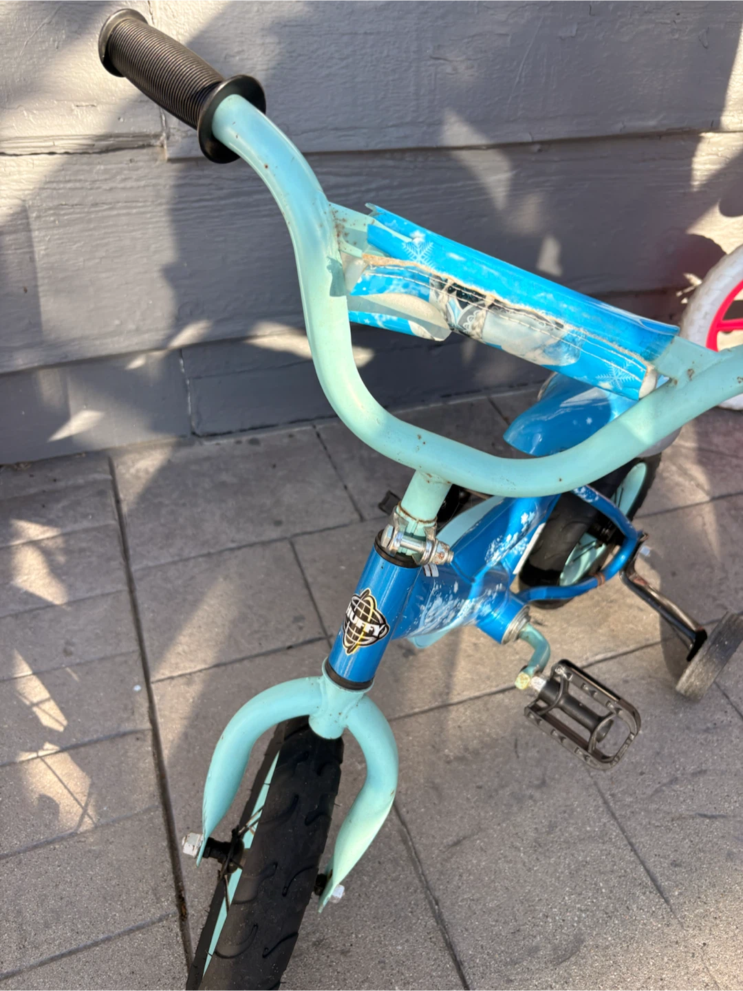 Huffy Frozen children's bike with training wheels - photo 2