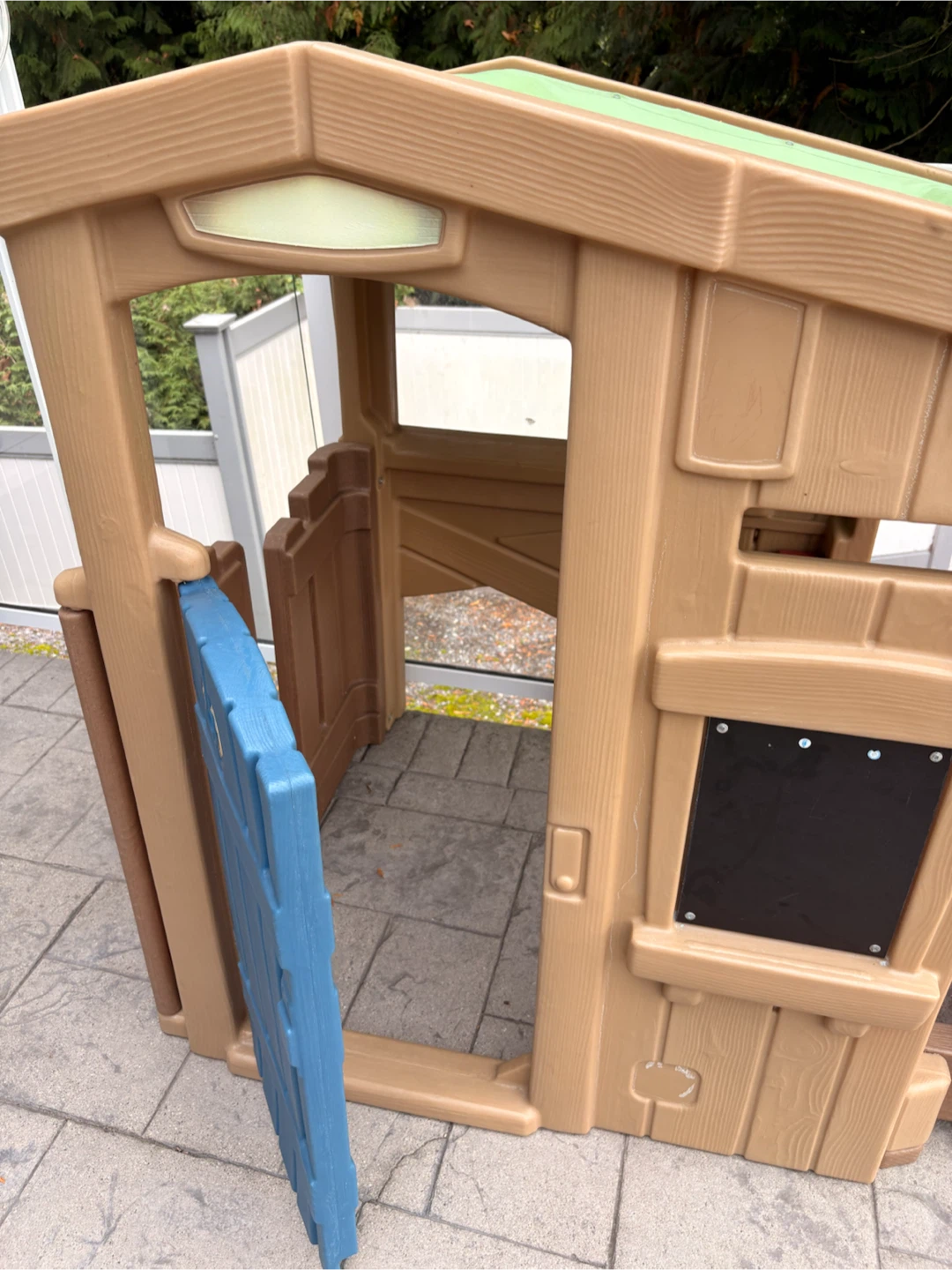 Step2 playhouse with attached bench - photo 3