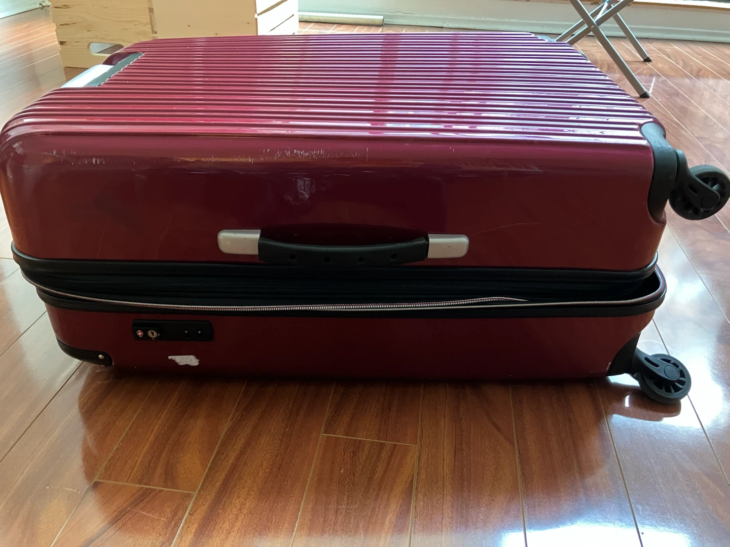 Red Hardshell Spinner Suitcase - photo 4